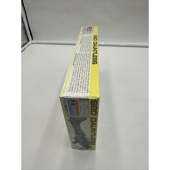 Monogram 5212 SBD Dauntless 1:48 Kit 1991 - NEW Sealed - Picture 4 of 4